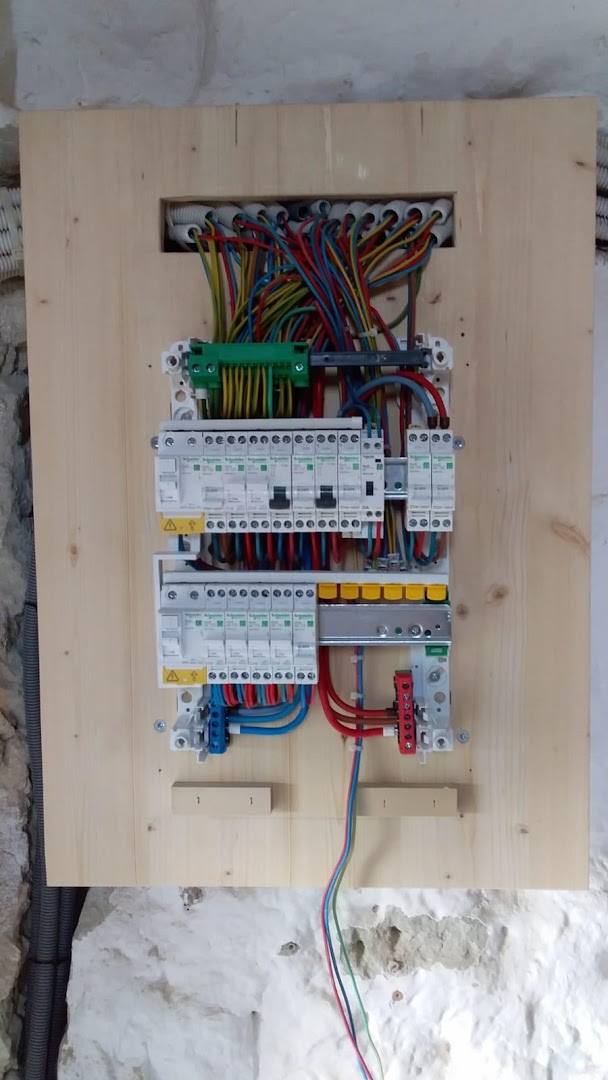 Électricien Châtellerault- Electro Pro Services — Photos 3